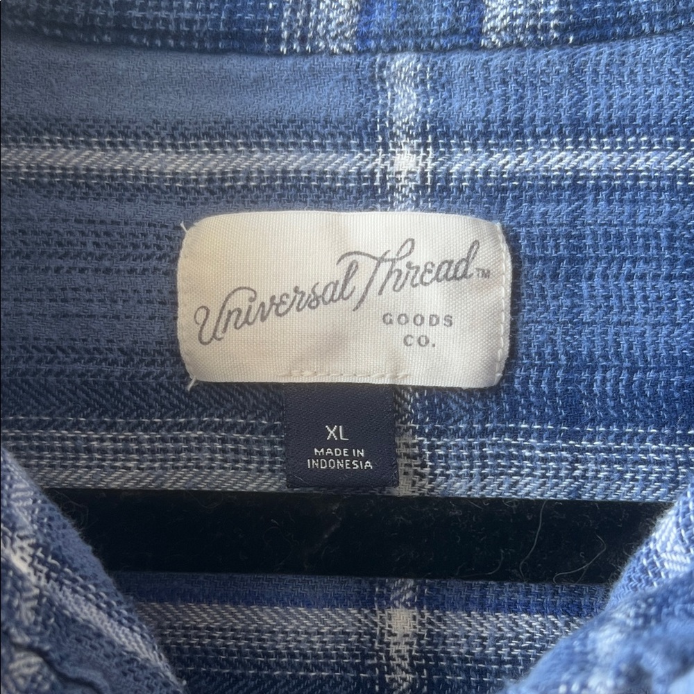 Universal Thread Navy Checkered Top - Picture 2 of 4
